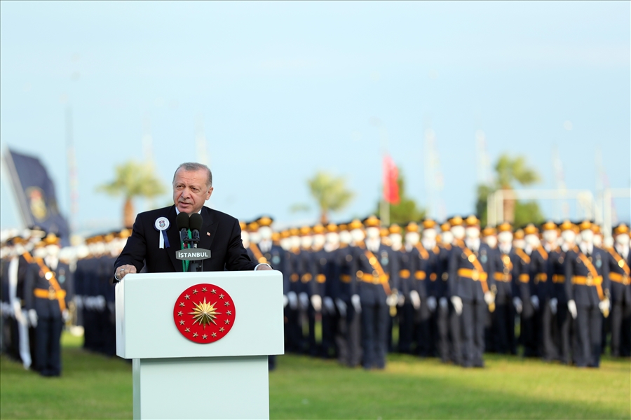 Cumhurbaşkanımız Sn. Erdoğan Teğmenlere Seslendi: “Türk Silahlı Kuvvetlerimiz Artık Daha Güçlüdür, Daha Kabiliyetlidir, Daha Öz Güvenlidir.”